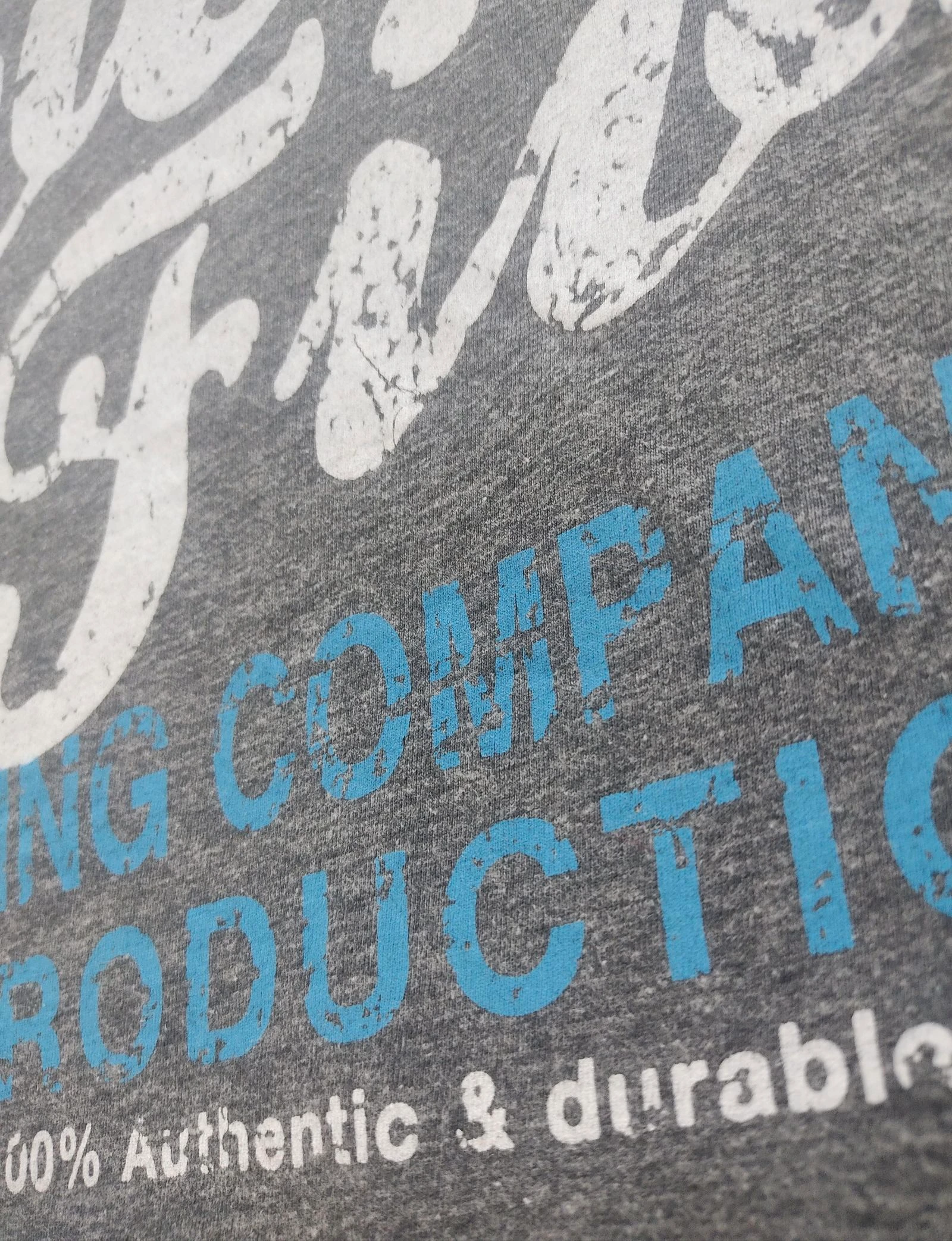 Camiseta gris estampada  – photo 2